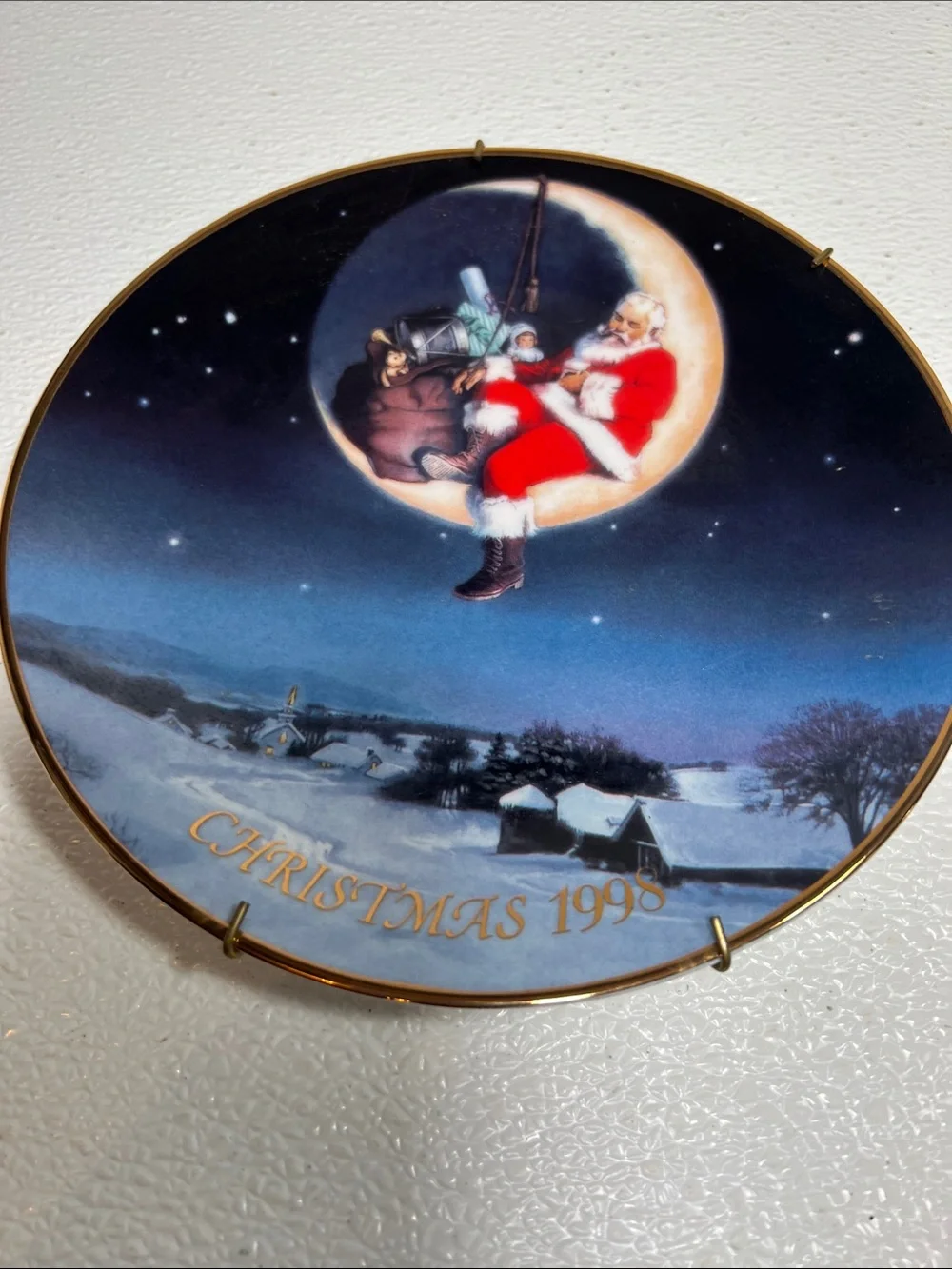 Limited Edition Christmas 1998 Decorative Holiday Plate - Santa Moon Scene